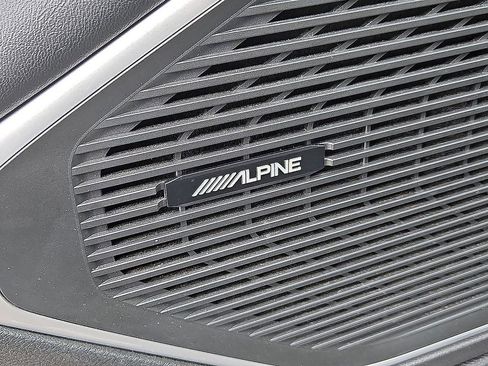 Used 2024 Jeep Wagoneer L Series II RWD image 23