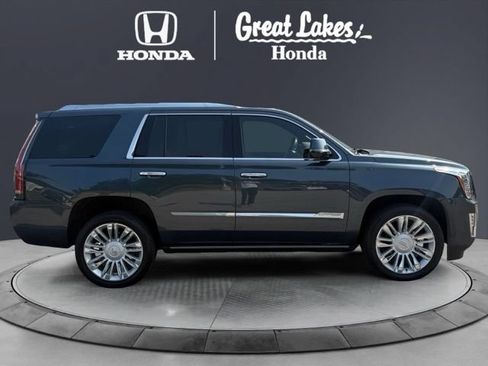 Used 2019 Cadillac Escalade Platinum AWD/4WD image 7