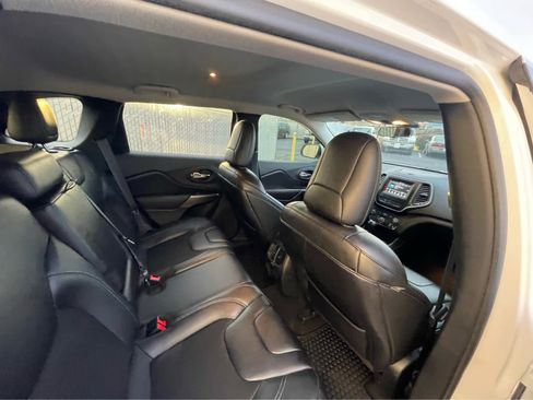 Used 2019 Jeep Cherokee Latitude Plus w/ Cold Weather Group image 26