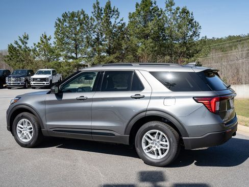 New 2026 Ford Explorer Active AWD/4WD image 7