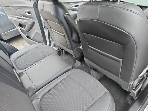 Used 2022 Buick Encore Preferred image 17