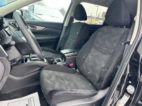 Used 2015 Nissan Rogue SV w/ SV Family Package image 16