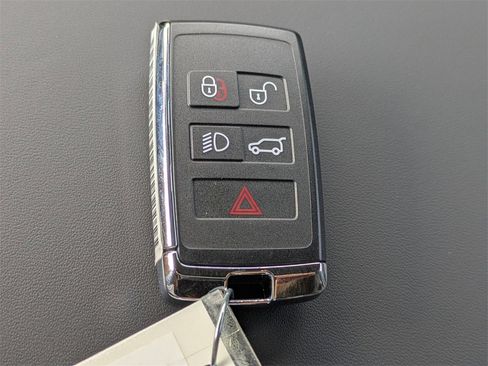 New 2026 Land Rover Defender 110 OCTA image 32