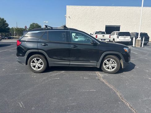 Used 2019 GMC Terrain SLE w/ Driver Convenience Package FWD image 2