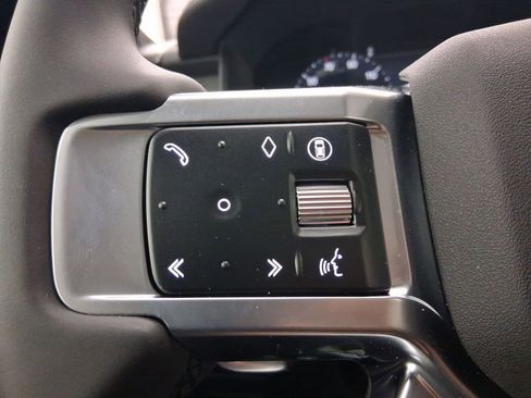 New 2026 Land Rover Discovery Limited Edition image 15