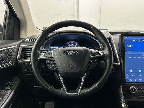 Used 2022 Ford Edge Titanium AWD/4WD image 12