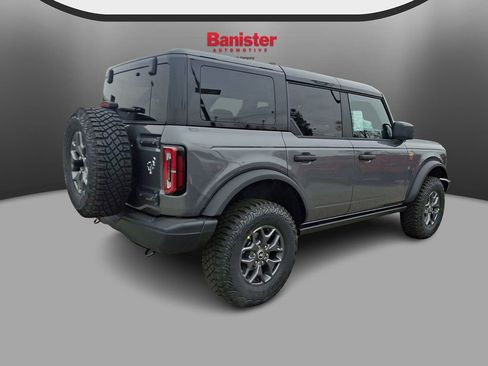New 2025 Ford Bronco Badlands image 3