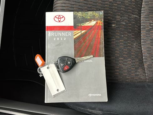 Used 2012 Toyota 4Runner SR5 AWD/4WD image 29