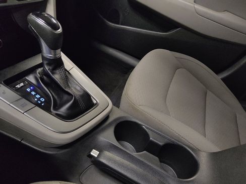 Used 2020 Hyundai Elantra Value Edition FWD image 26
