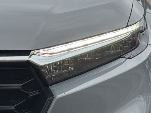 Used 2024 Honda CR-V LX image 9