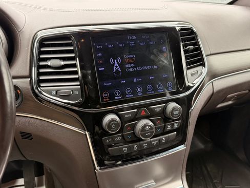 Used 2019 Jeep Grand Cherokee Overland AWD/4WD image 22