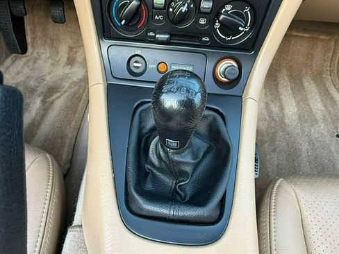 Used 2002 MAZDA MX-5 Miata image 45