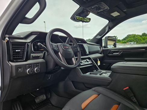 New 2026 GMC Sierra 2500 AT4 w/ AT4 Premium Plus Package AWD/4WD image 10