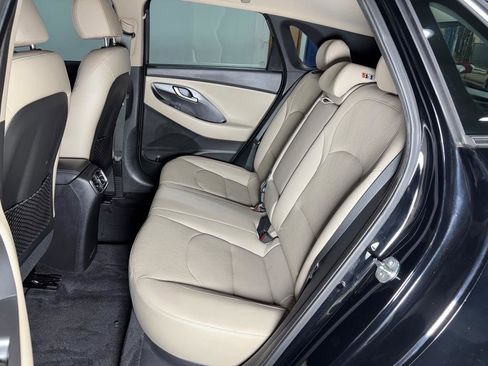 Used 2018 Hyundai Elantra GT w/ Tech Package 03 image 20