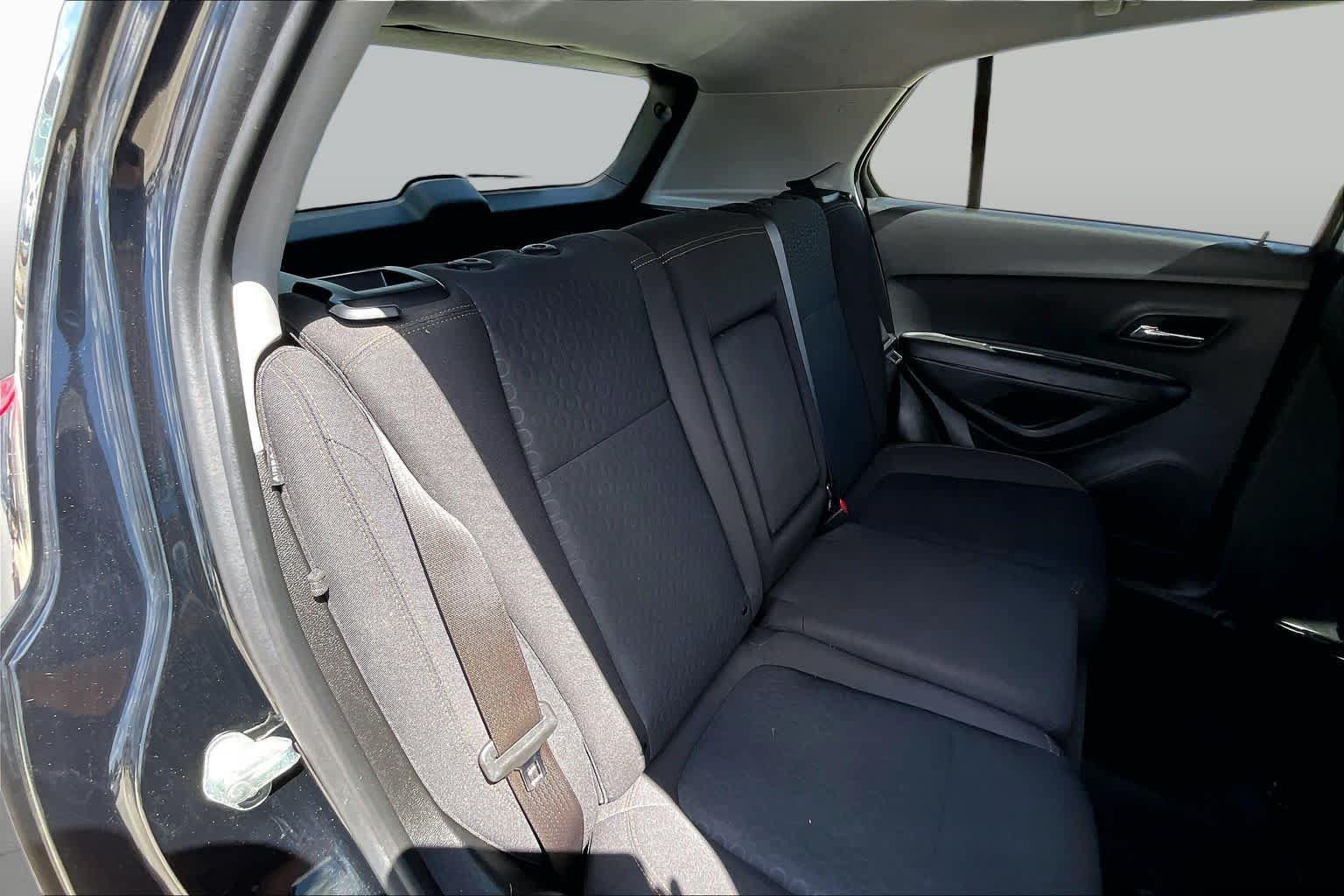 Used 2020 Chevrolet Trax LS w/ Tint and Cruise Package AWD/4WD image 19