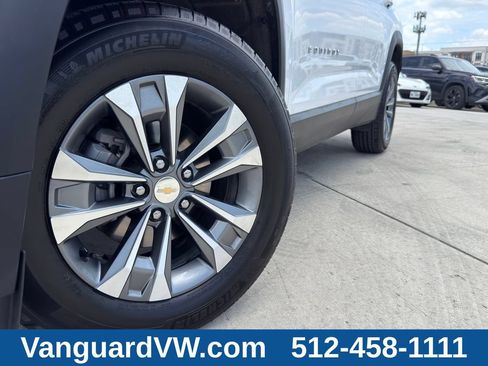 Used 2026 Chevrolet Equinox LT AWD/4WD image 6