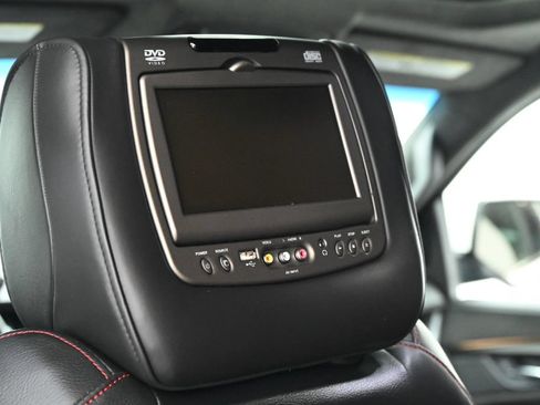 Used 2018 Cadillac Escalade Platinum AWD/4WD image 40
