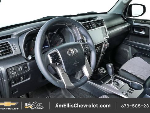 Used 2021 Toyota 4Runner SR5 AWD/4WD image 4