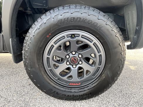 Used 2026 Nissan Frontier PRO-4X AWD/4WD image 11