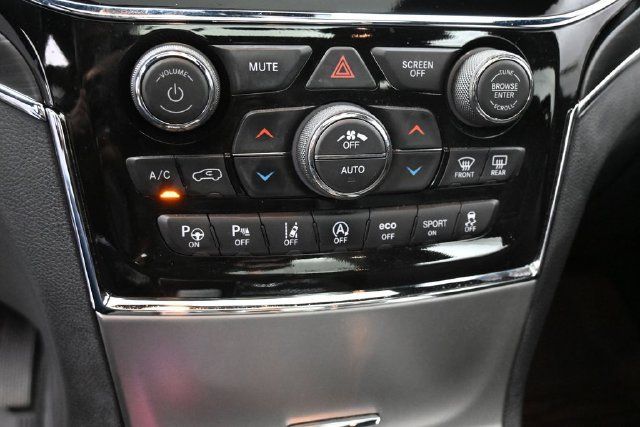 Used 2021 Jeep Grand Cherokee Limited w/ Luxury Group II AWD/4WD image 11
