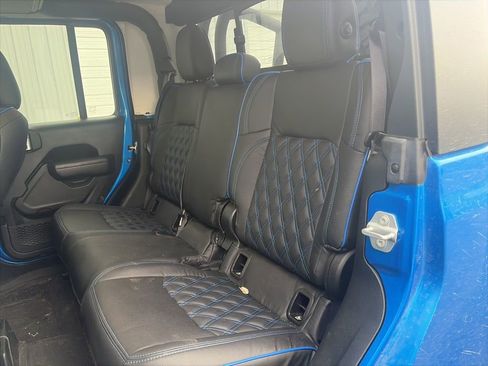 Used 2023 Jeep Gladiator Sport image 10