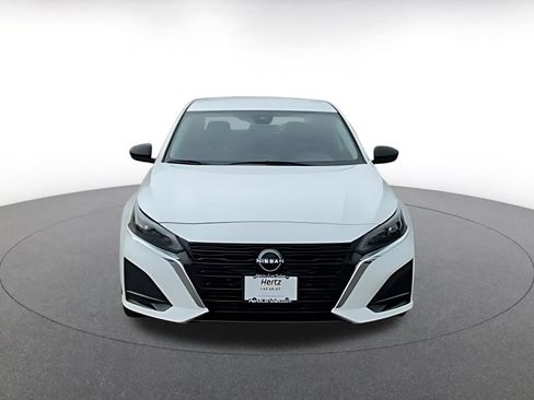 Used 2025 Nissan Altima 2.5 SV image 4