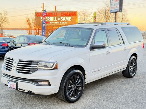 Used 2015 Lincoln Navigator L 4WD image 8