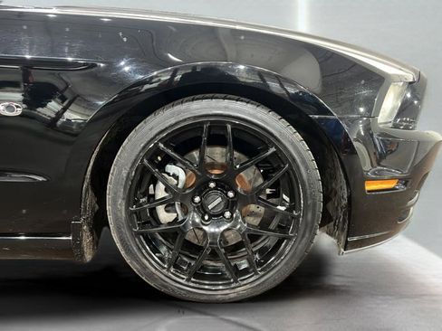 Used 2013 Ford Mustang GT image 34
