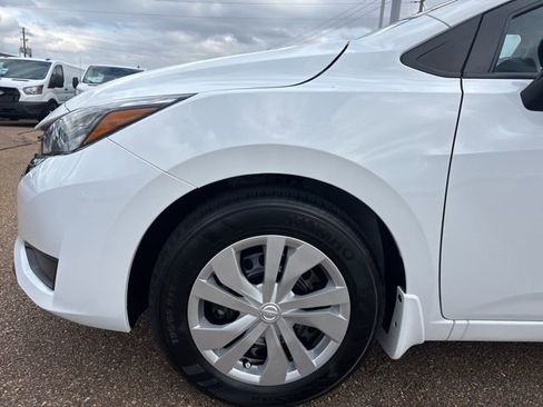 New 2025 Nissan Versa S image 7