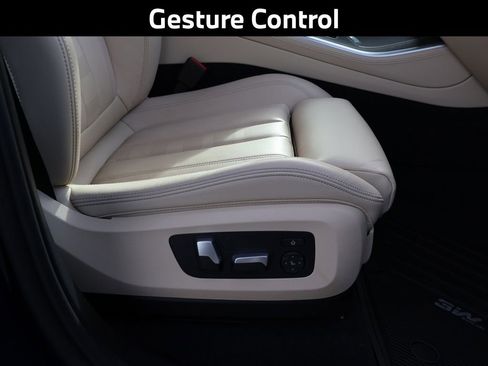 Used 2022 BMW X5 xDrive40i w/ Premium Package image 13