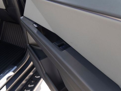 Used 2025 Tesla Cybertruck AWD Crew Cab image 29