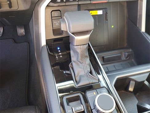 Used 2024 Toyota Tundra Limited image 27