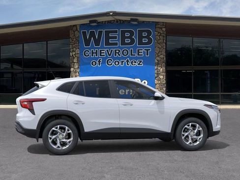 New 2026 Chevrolet Trax LS w/ LS Convenience Package FWD image 5