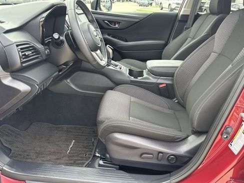 Used 2025 Subaru Outback Premium AWD/4WD image 18