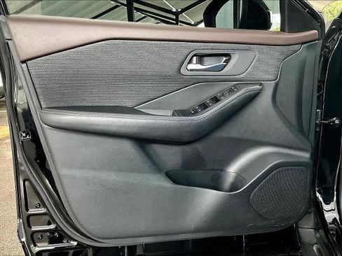 Certified 2023 Nissan Rogue SV FWD image 21