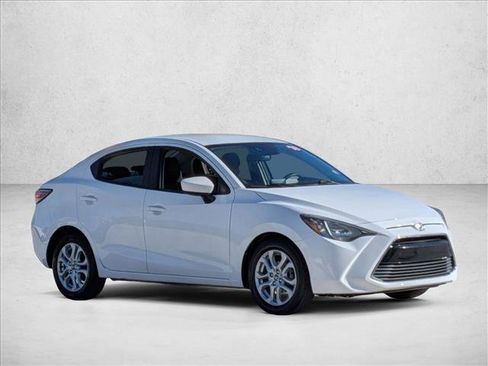 Used 2018 Toyota Yaris iA image 3