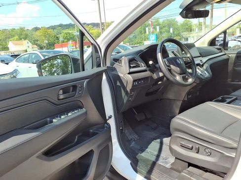 Certified 2025 Honda Odyssey EX-L image 17