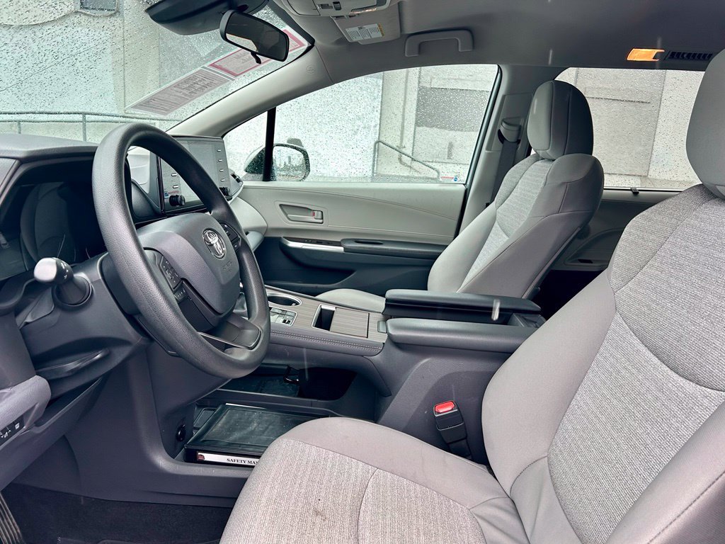 Certified 2024 Toyota Sienna LE AWD/4WD image 11