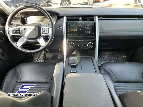 Used 2024 Land Rover Discovery S image 15