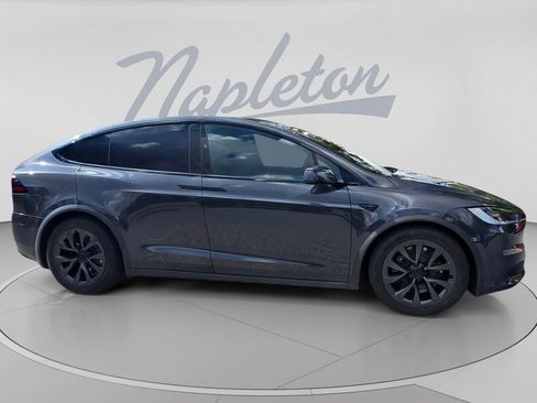Used 2024 Tesla Model X AWD/4WD image 3