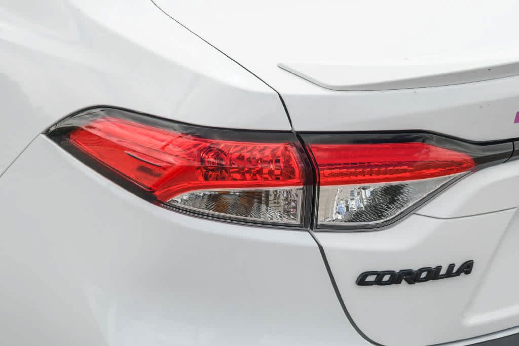 Used 2023 Toyota Corolla SE w/ SE Premium Package FWD image 6