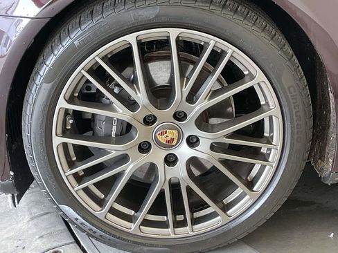 Certified 2022 Porsche Panamera 4 Platinum Edition AWD/4WD image 11