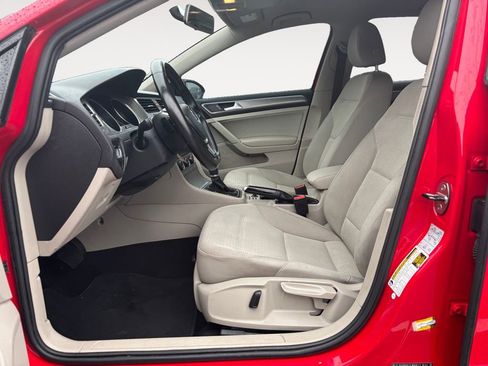 Used 2017 Volkswagen Golf S image 16