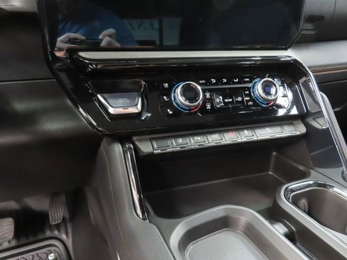 Used 2024 GMC Sierra 2500 AT4 w/ AT4 Premium Plus Package image 73