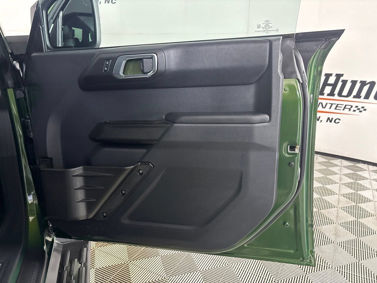 Used 2025 Ford Bronco Outer Banks AWD/4WD image 29