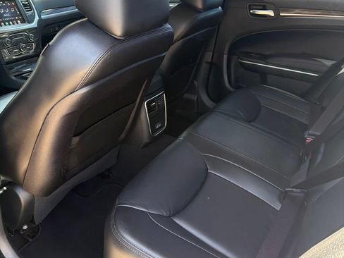 Used 2022 Chrysler 300 Touring L RWD image 5