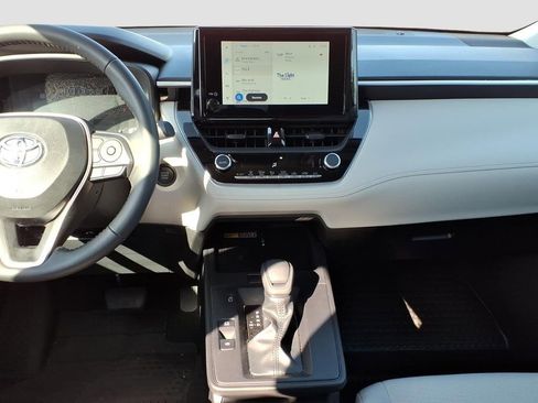 Used 2026 Toyota Corolla Cross LE FWD image 14
