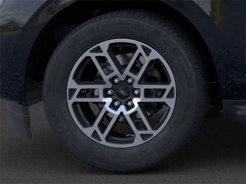 New 2025 Ford Expedition Active image 19