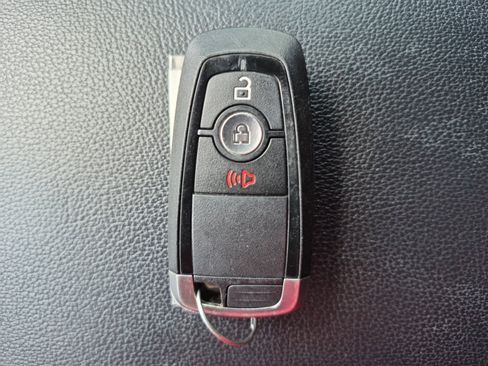 Used 2018 Ford Explorer XLT FWD image 27