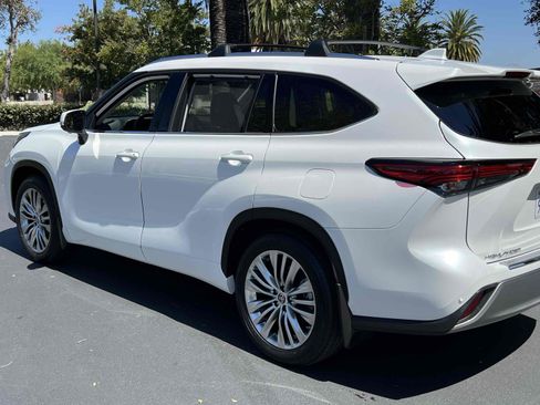 Used 2023 Toyota Highlander Platinum image 59